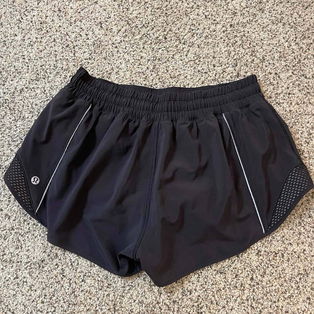 Lululemon Hotty Hot Shorts 2.5 inches
